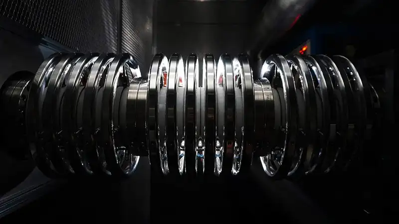 RADIOCARBON